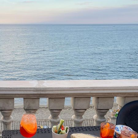 Maremare Apartments Giardini-Naxos Extérieur photo