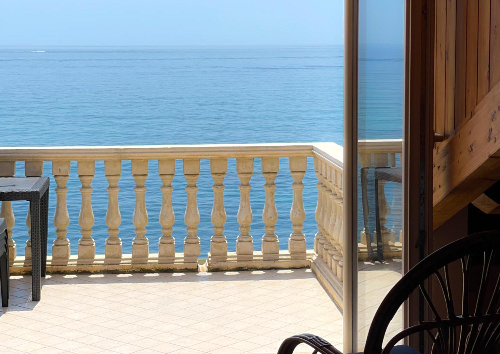 Maremare Apartments Giardini-Naxos Extérieur photo