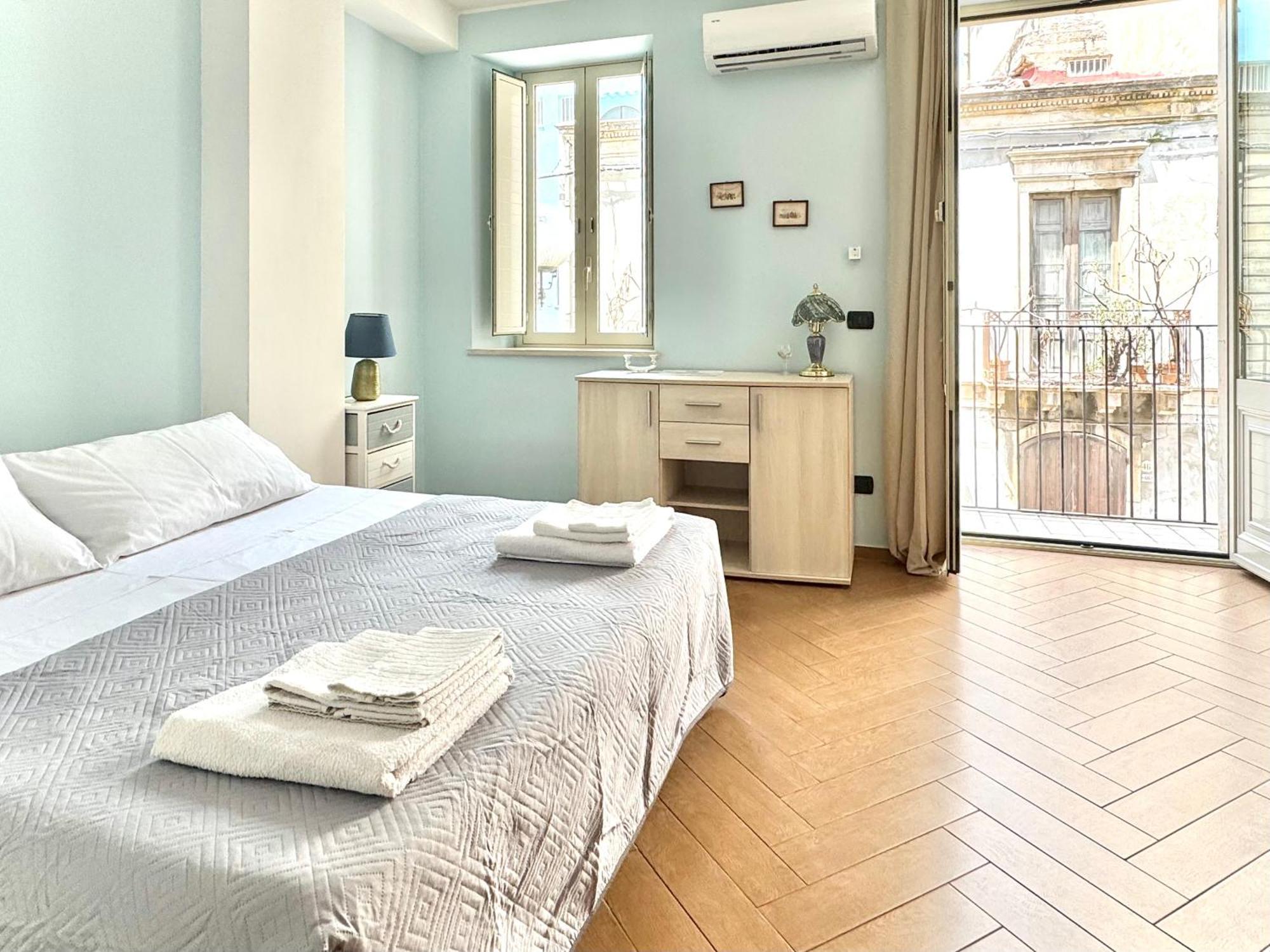 Maremare Apartments Giardini-Naxos Extérieur photo